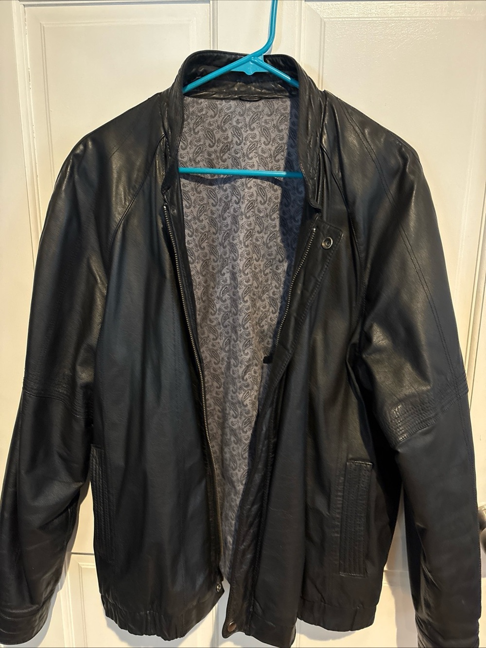 Men's Black Leather Bomber Jacket - Classic Casual